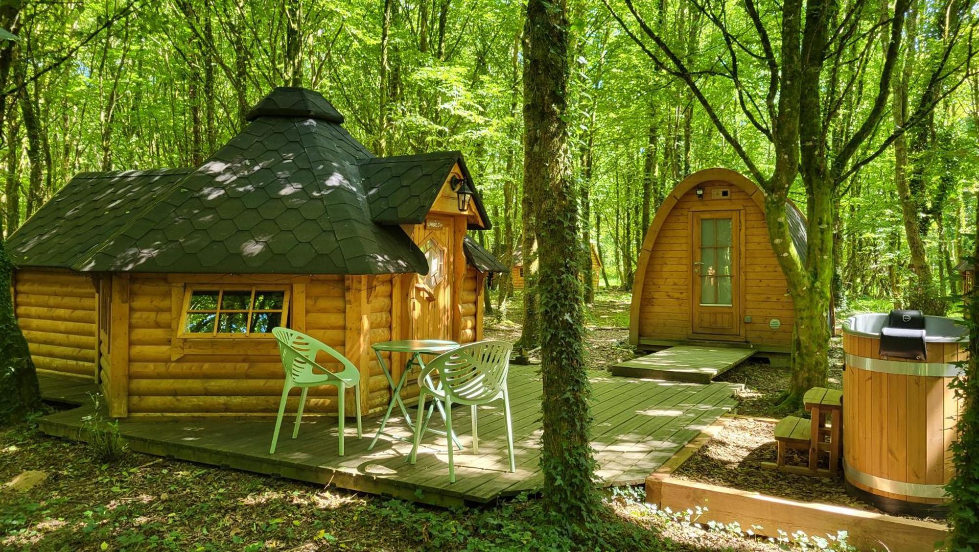 Le Domaine Insolite De Broceliande Paimpont Exterior photo