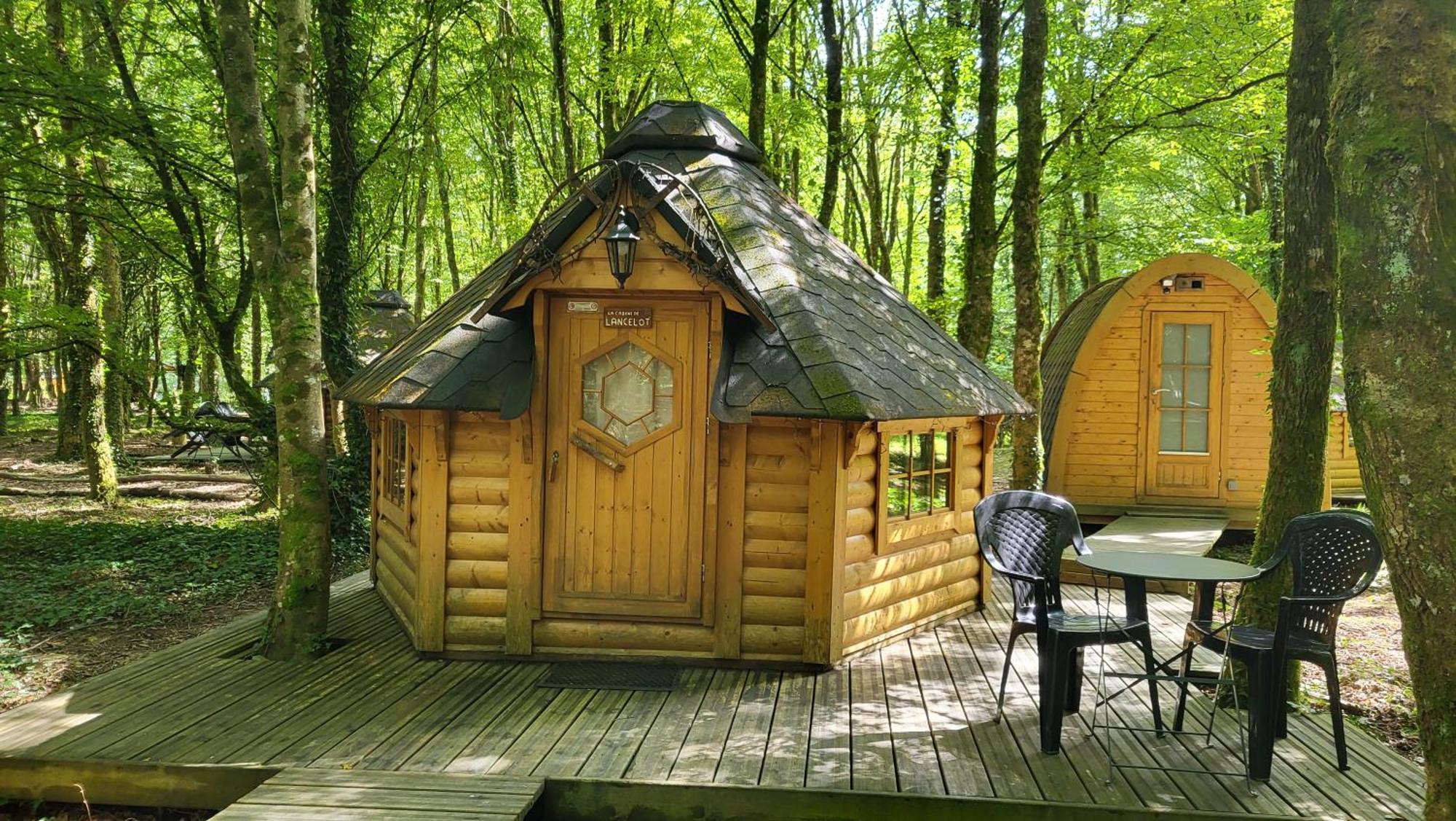 Le Domaine Insolite De Broceliande Paimpont Exterior photo